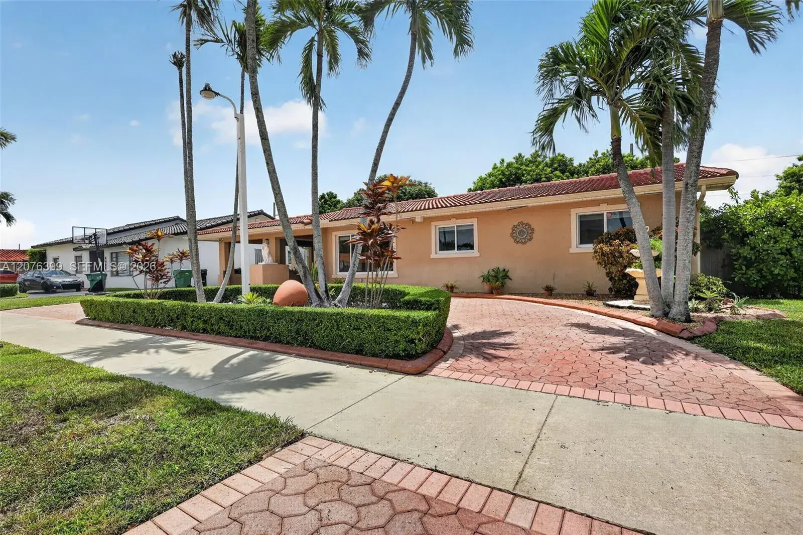 8936 SW 11th St, Miami FL 33174