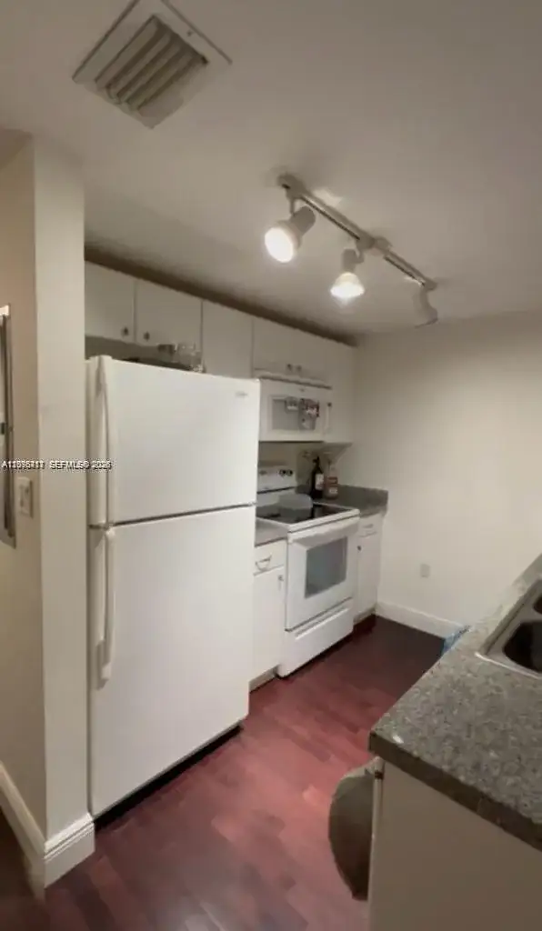2740 SW 28th Ter # 503, Miami FL 33133 photo 3