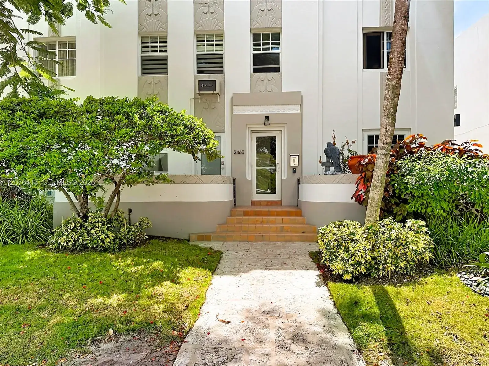 2463 Pine Tree Dr # 3, Miami Beach FL 33140 photo 2