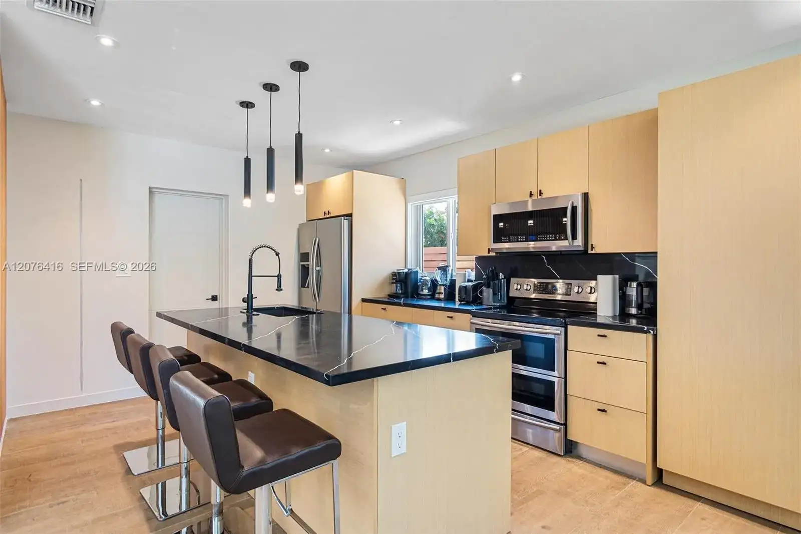 10658 NE 11th Ave, Miami Shores FL 33138 photo 5