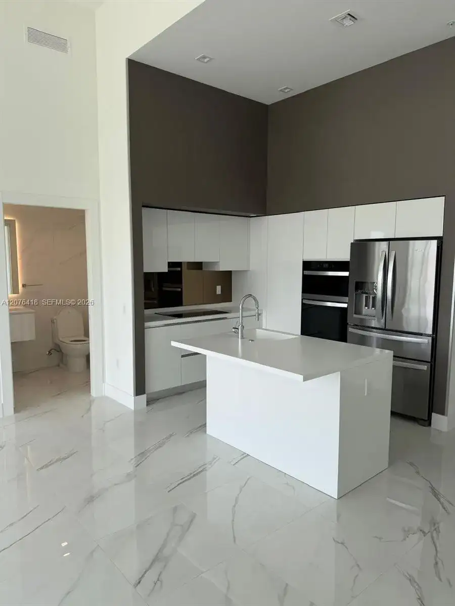 1170 E HALLANDALE BEACH BLVD # 502, Hallandale Beach FL 33009 photo 3