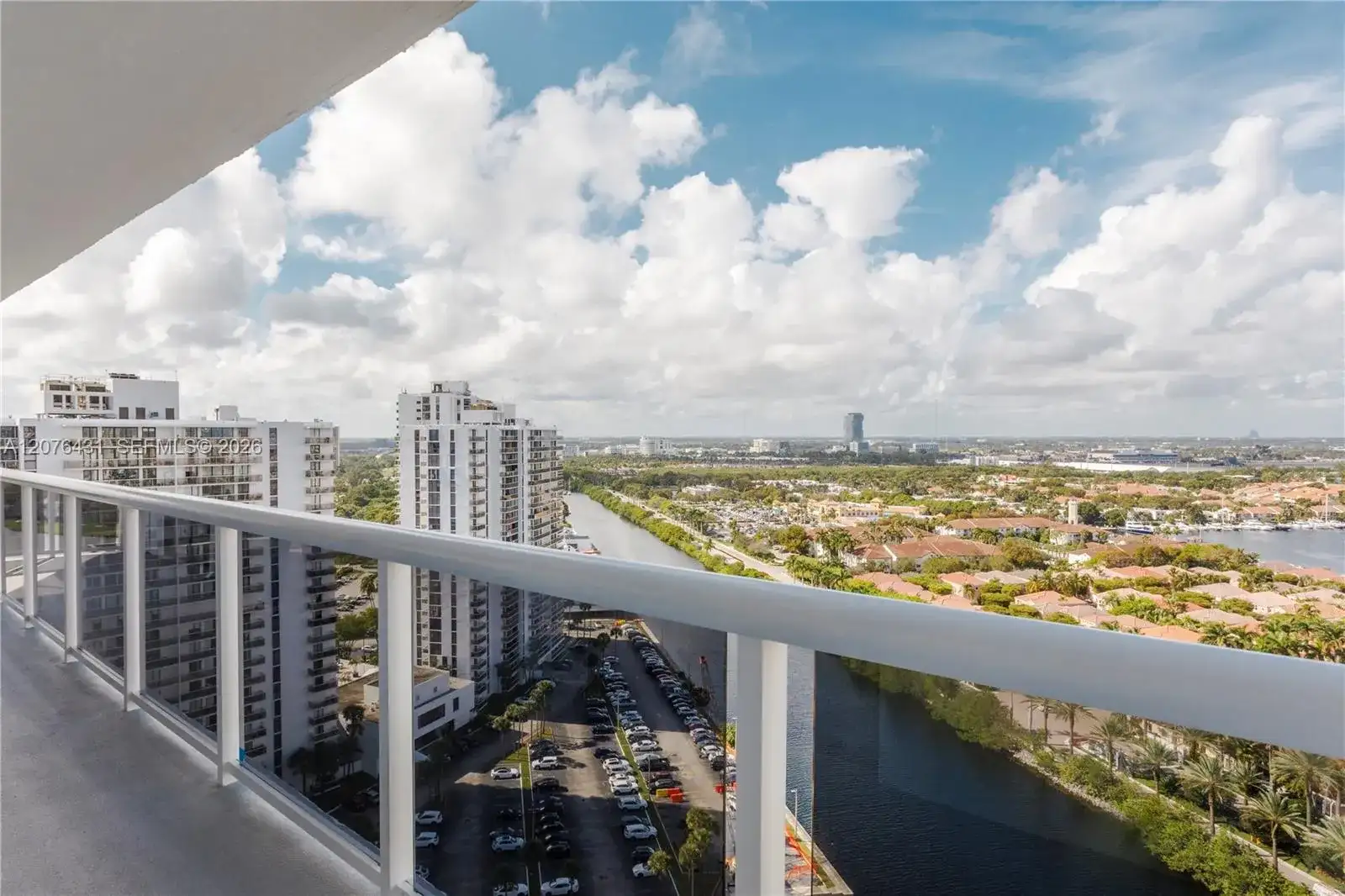 20505 E Country Club Dr # 39, Aventura FL 33180 photo 4