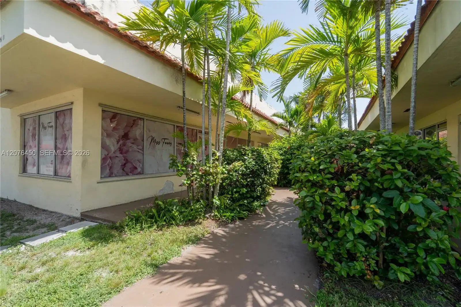 1600 W 38th Pl, Hialeah FL 33012