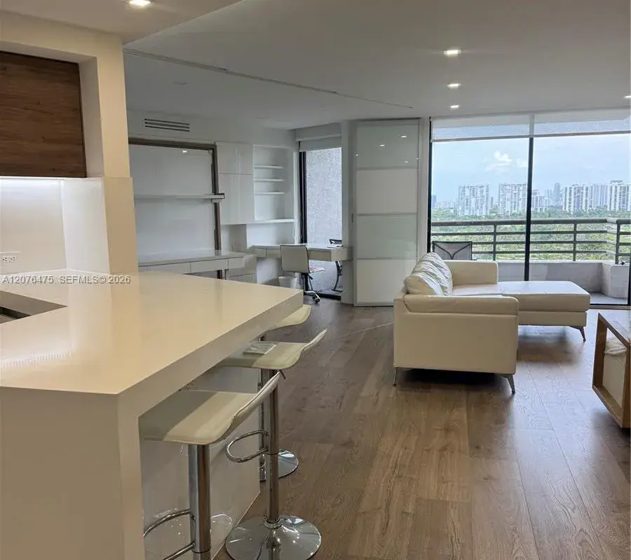 3300 NE 191st St # 1610, Aventura FL 33180