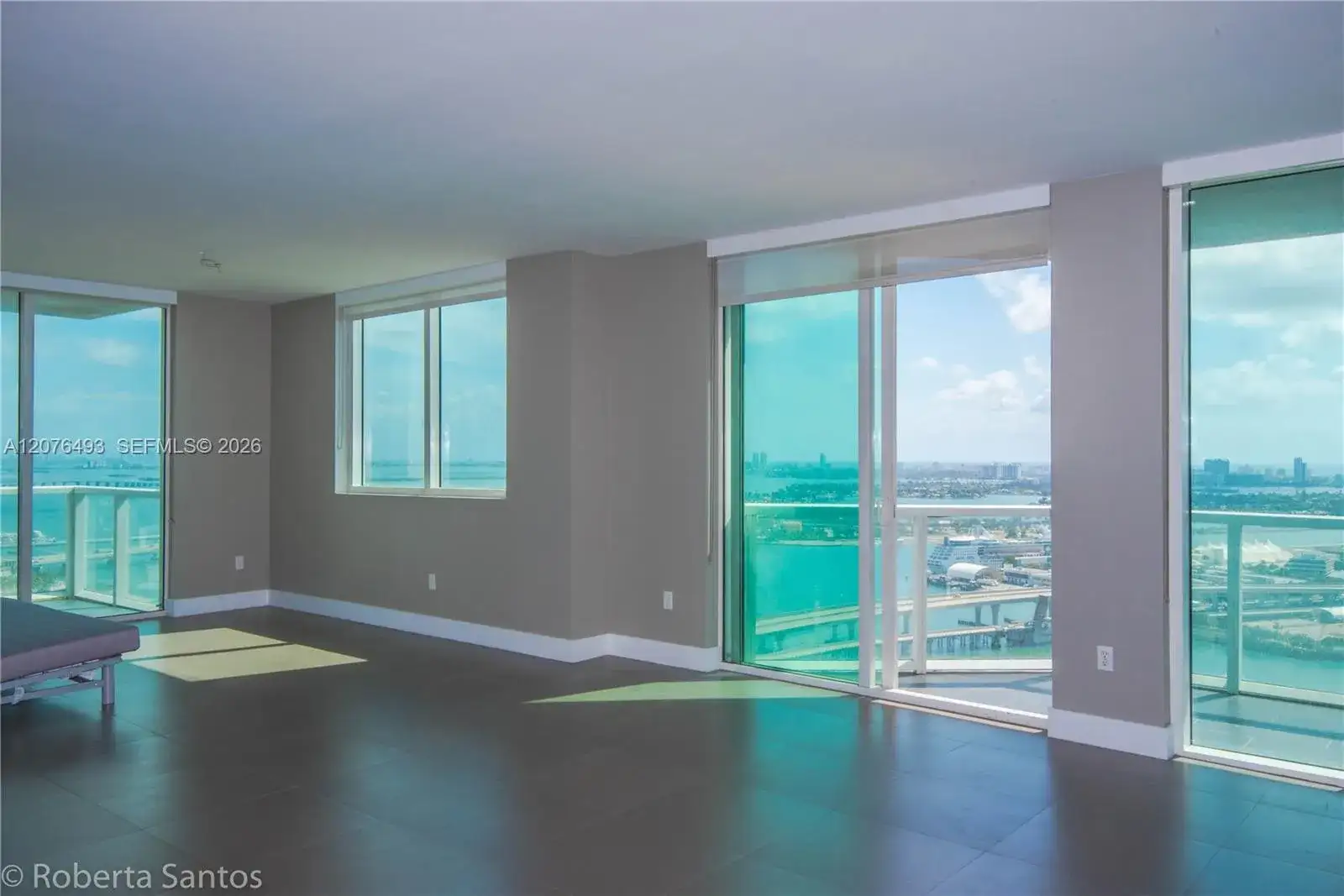244 Biscayne Blvd # 3802, Miami FL 33132 photo 4