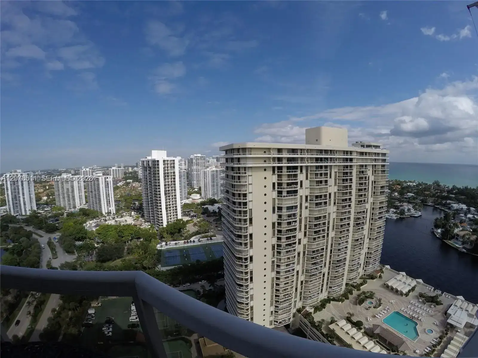20185 E Country Club Dr # 1209, Aventura FL 33180 photo 3