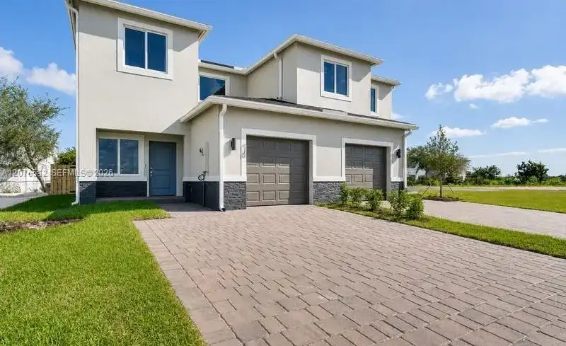 847 SE 18th St, Homestead FL 33034
