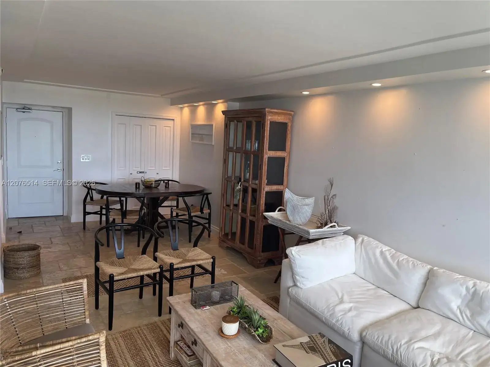100 Bayview Dr # 1924, Sunny Isles Beach FL 33160 photo 2