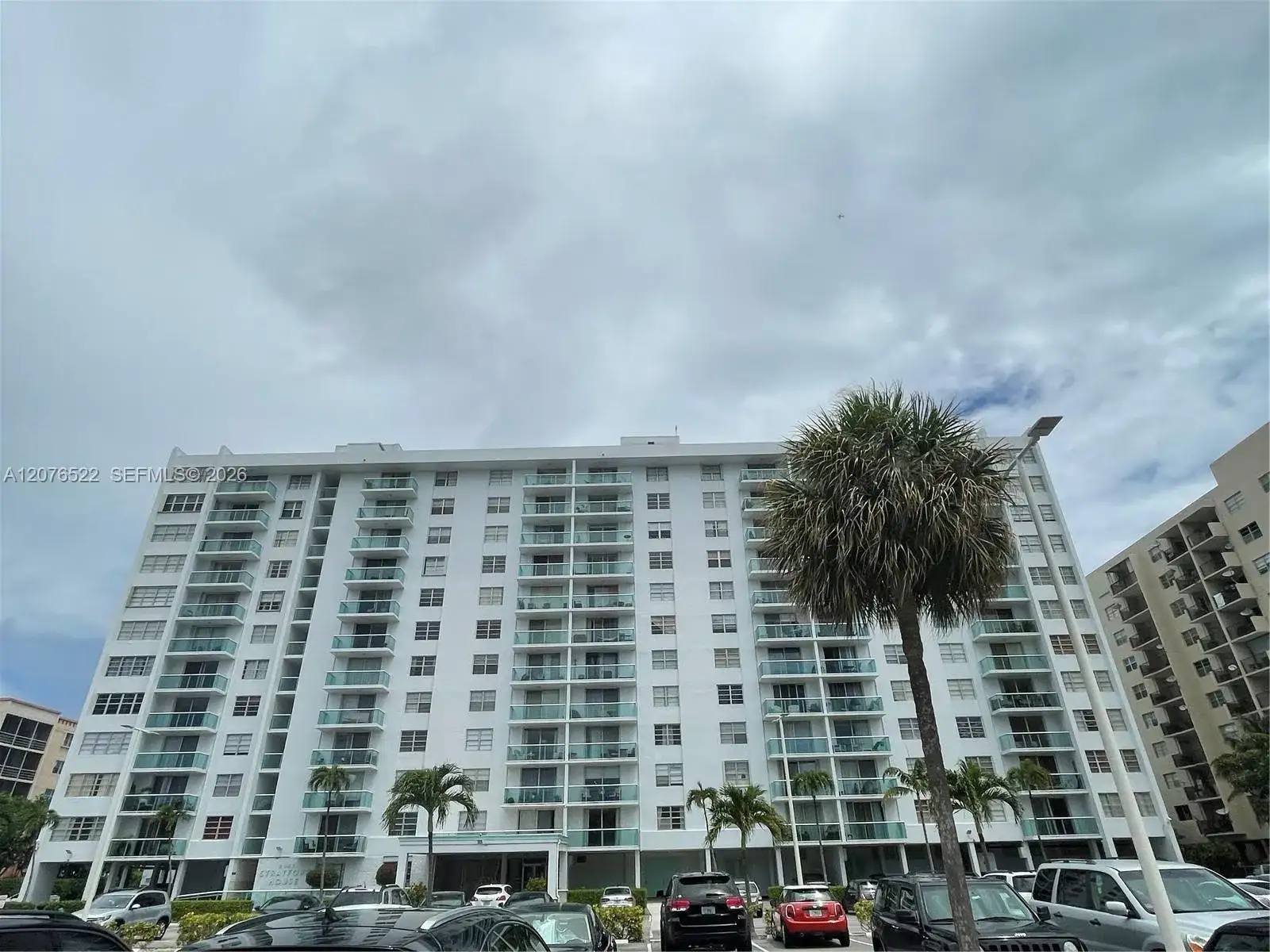 2841 NE 163rd St # 703, North Miami Beach FL 33160 photo 2