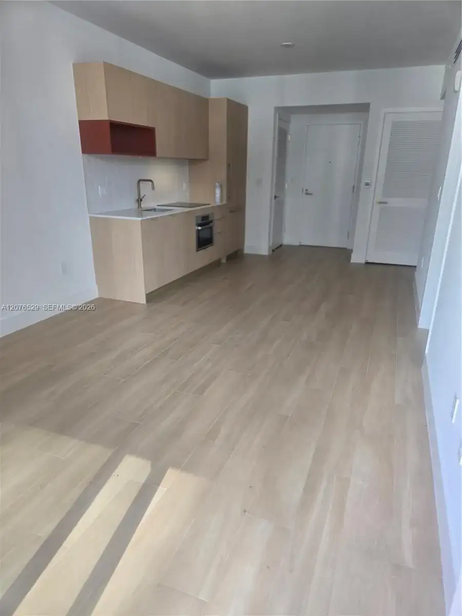 90 NE 32nd St # 605, Miami FL 33137 photo 3