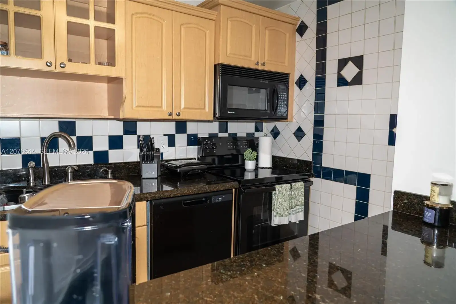 854 NW 87th Ave # 405, Miami FL 33172 photo 5