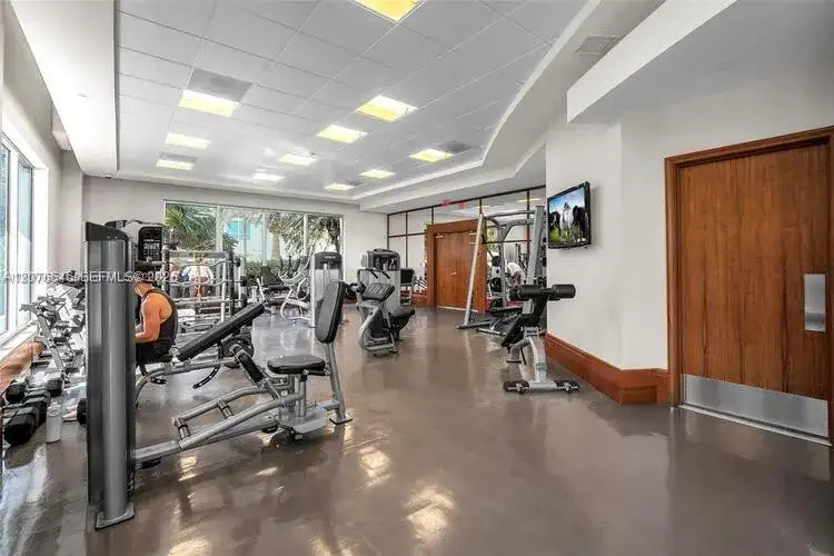 1060 Brickell Ave # 2407, Miami FL 33131 photo 4