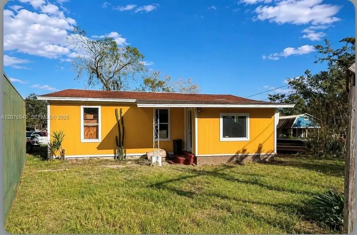 398 Cypress Ave, Pahokee FL 33476 photo 3