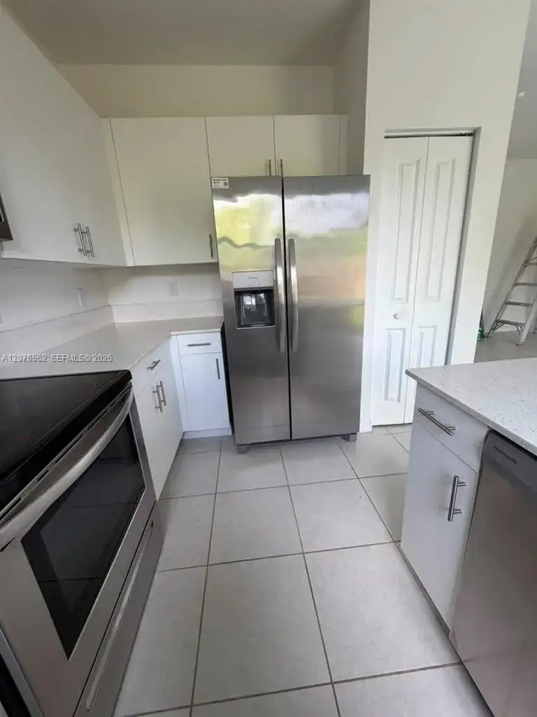 519 NE 208th Ter, Miami FL 33179 photo 5