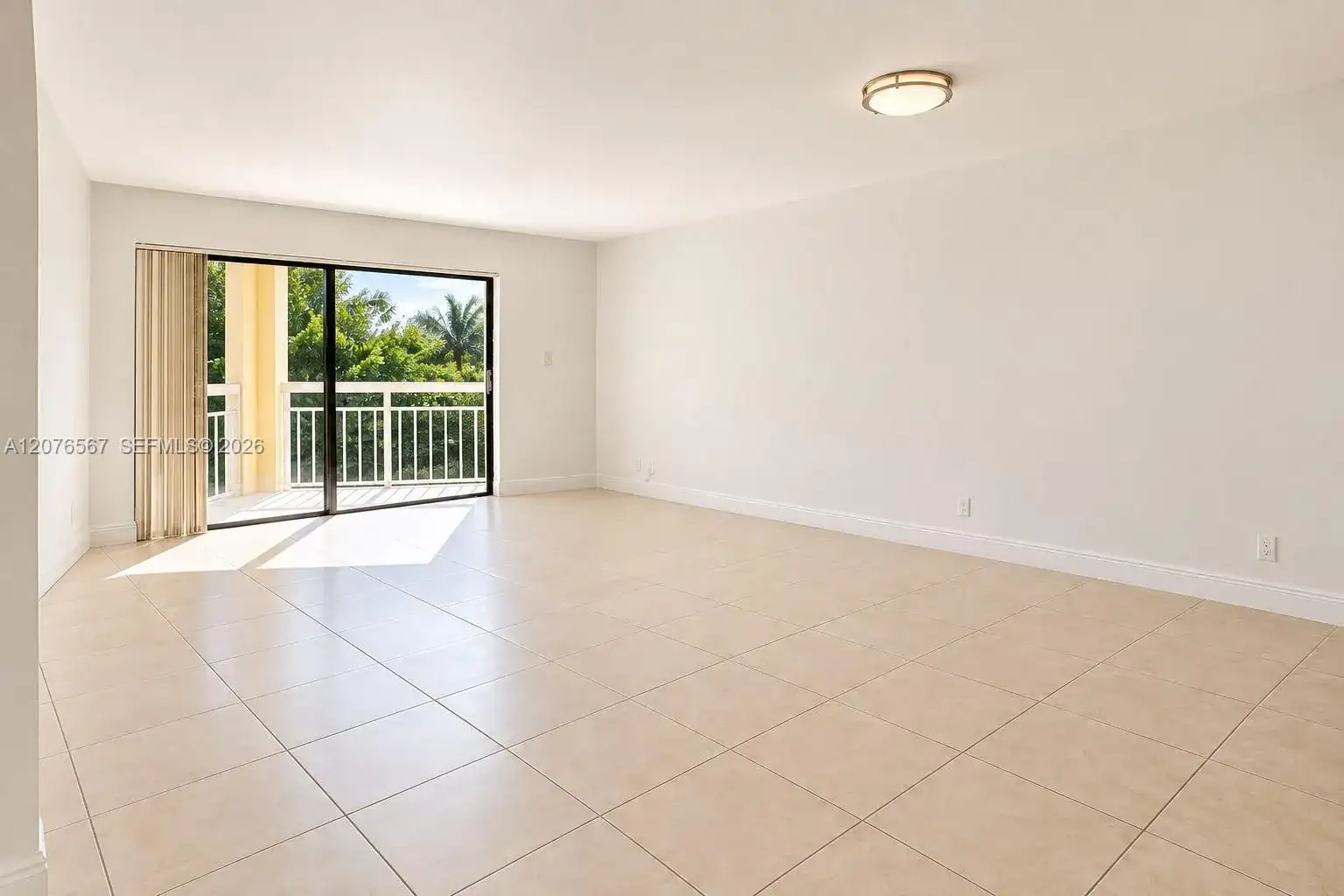 8290 Lake Dr # 445, Doral FL 33166 photo 2