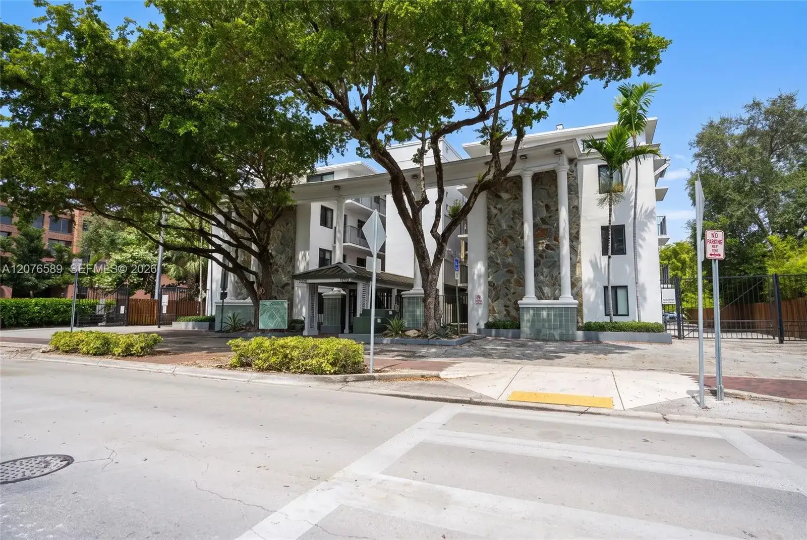 3240 Mary St # S308, Miami FL 33133 photo 2