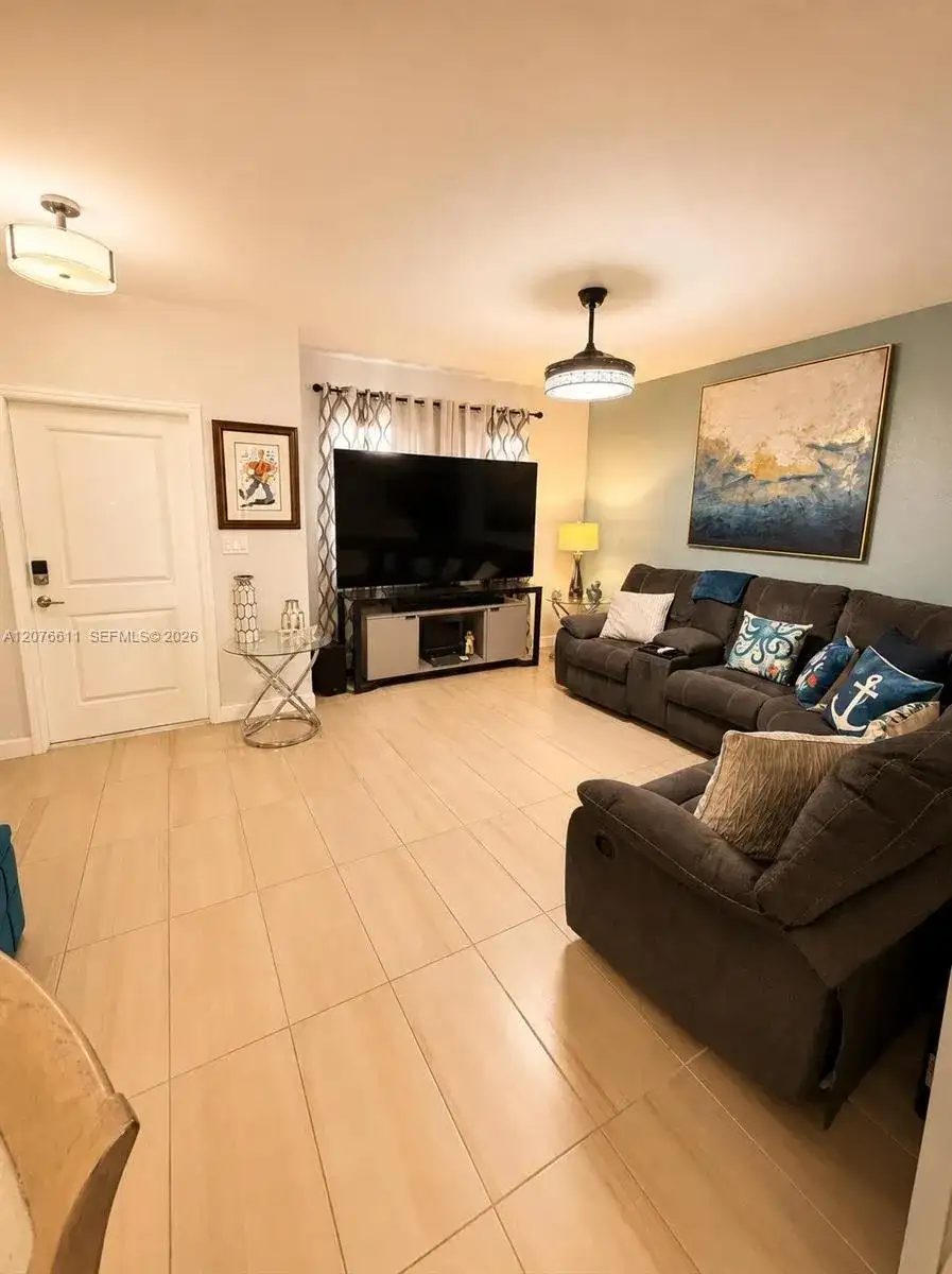 1222 NW 3rd Ln, Florida City FL 33034 photo 3