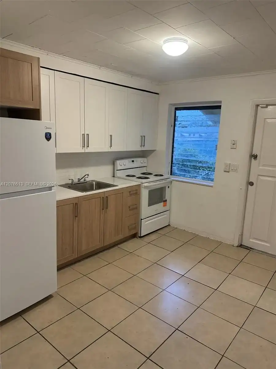 409 SW 4th Ter # w, Hallandale Beach FL 33009