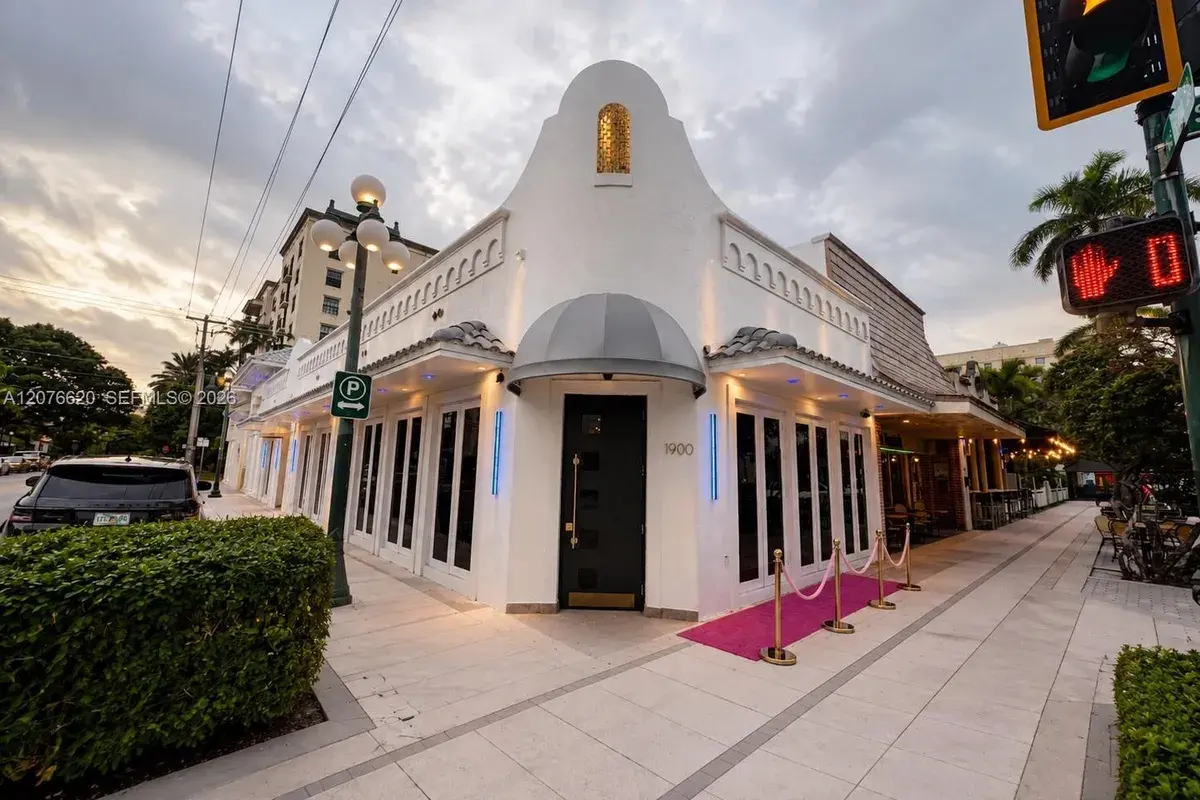 1900 Harrison St, Hollywood FL 33020