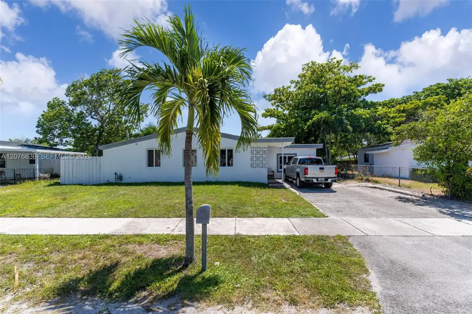 4510 SW 33rd Dr, West Park FL 33023 photo 2