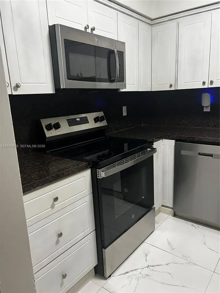 7441 Wayne Ave # 8I, Miami Beach FL 33141 photo 2
