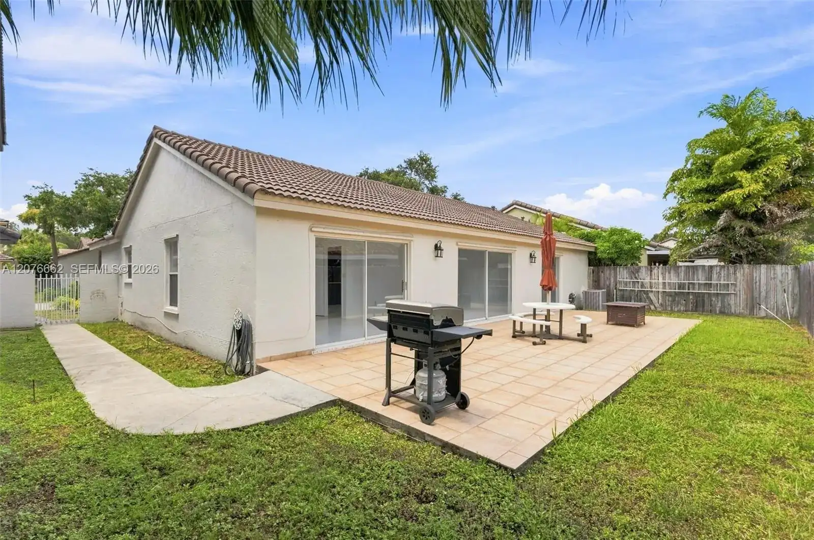 19181 NW 89th Ave, Hialeah FL 33018 photo 3