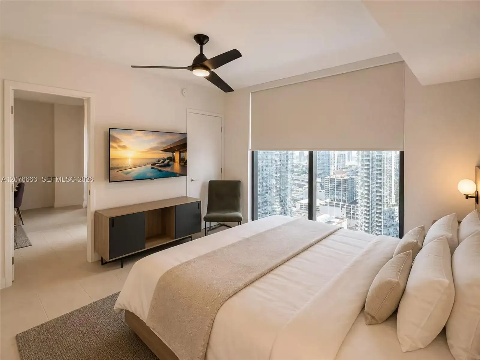 159 NE 6th St # 3504, Miami FL 33132 photo 2