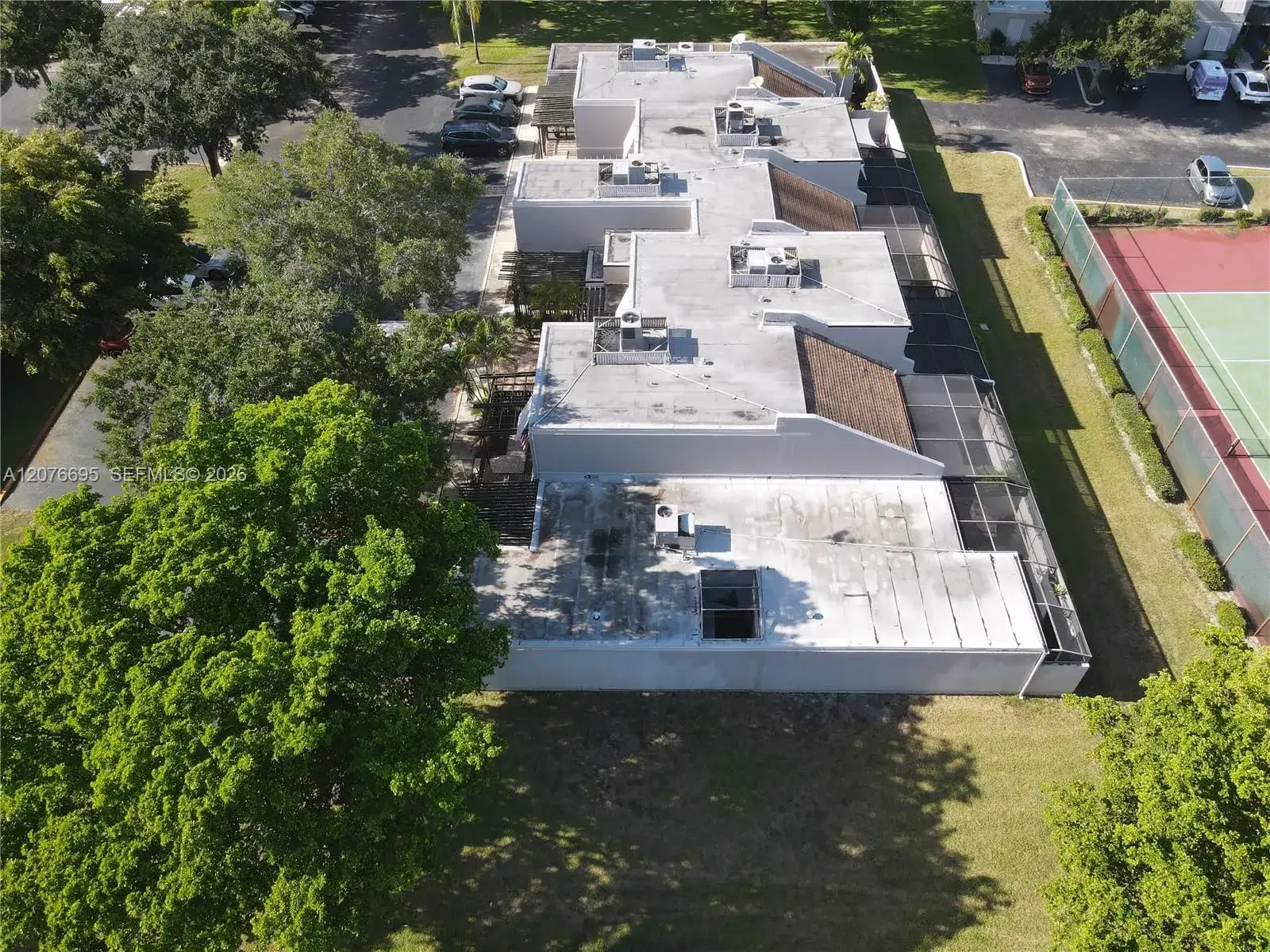 1541 NW 113th Ave, Pembroke Pines FL 33026 photo 2