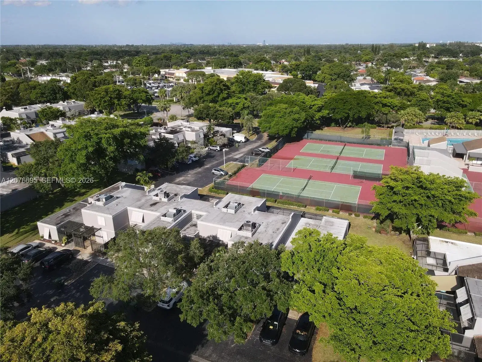 1541 NW 113th Ave, Pembroke Pines FL 33026 photo 5