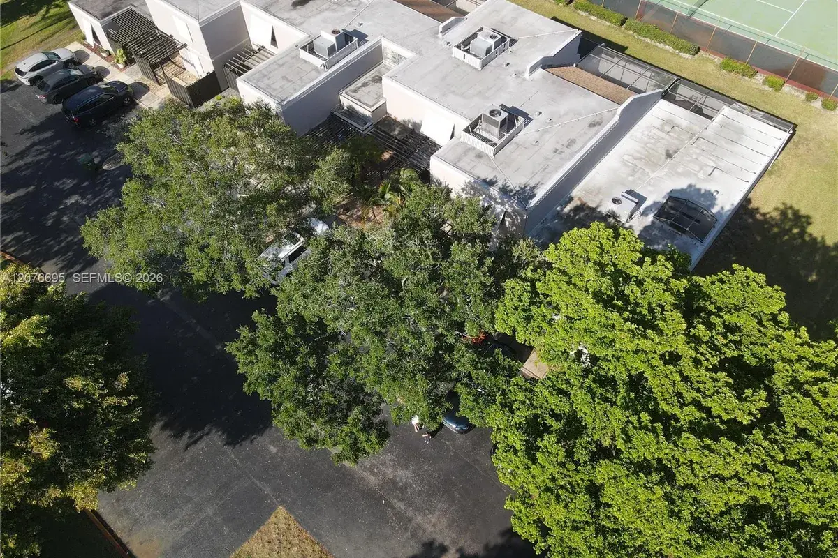 1541 NW 113th Ave, Pembroke Pines FL 33026