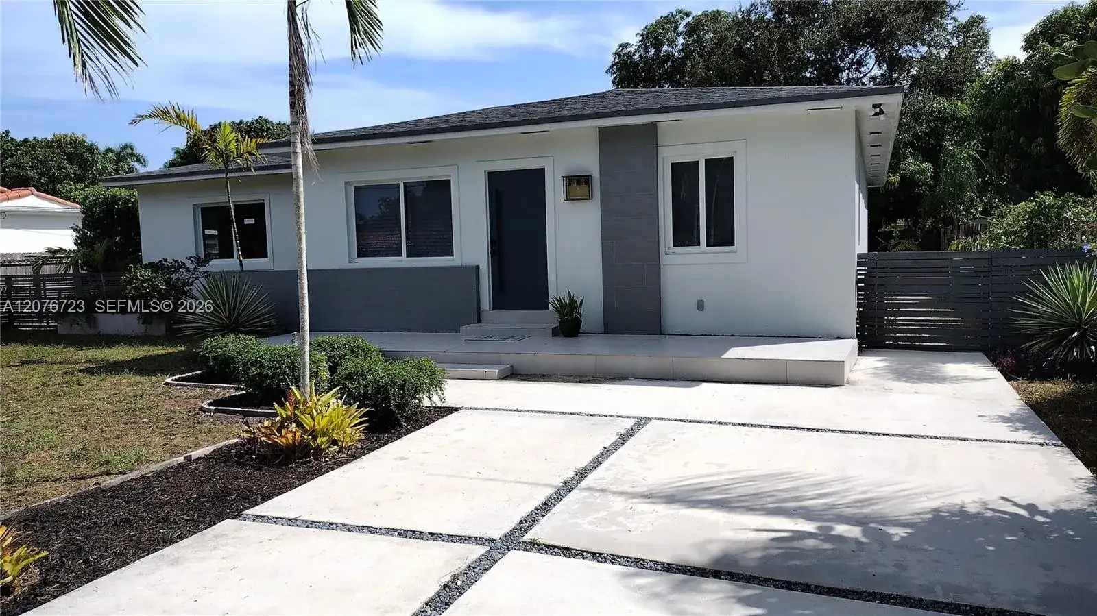 300 S Biscayne River Dr, Miami FL 33169 photo 2