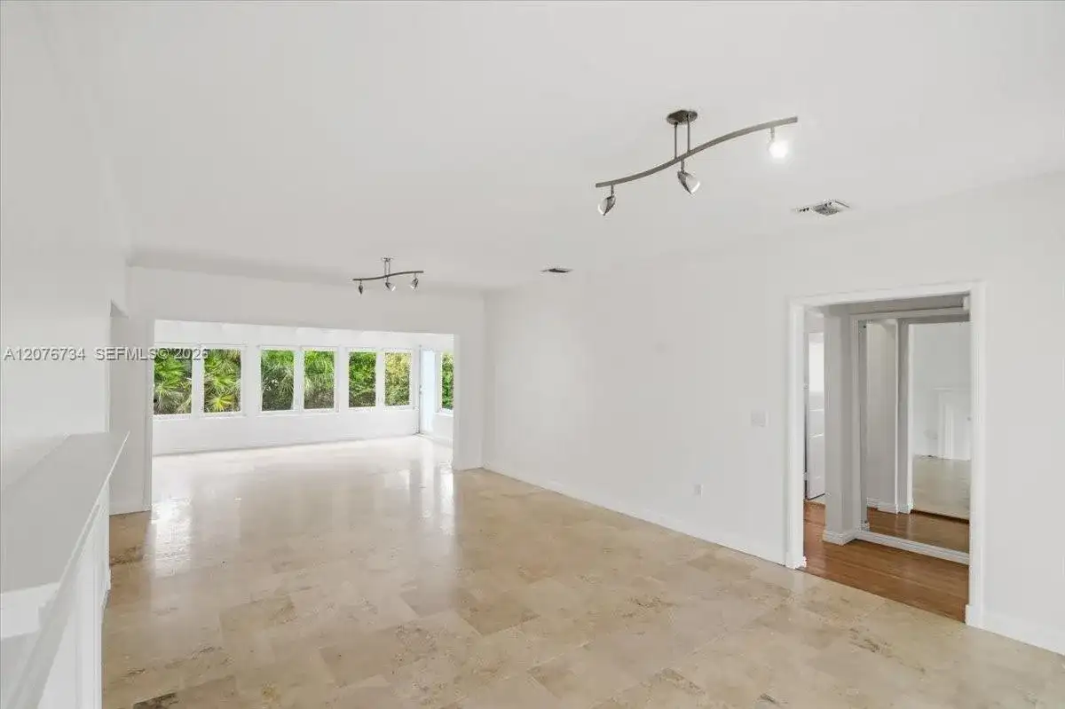 8975 Froude Ave, Surfside FL 33154 photo 4