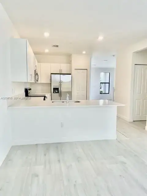 269 SW 159th Ct, Pembroke Pines FL 33027 photo 4