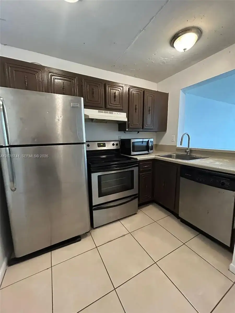 496 NW 165th St Rd # 310, Miami FL 33169 photo 4