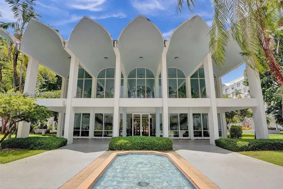 496 NW 165th St Rd # 310, Miami FL 33169