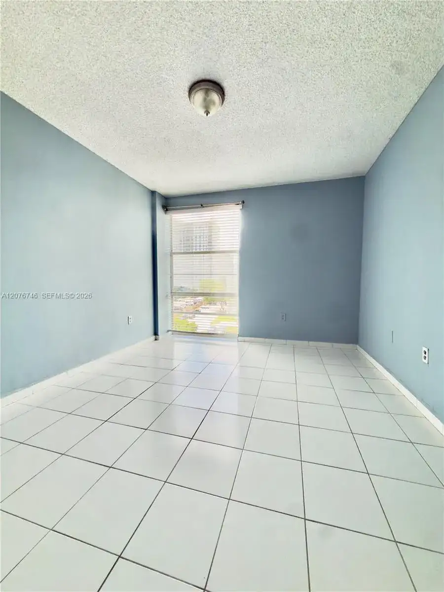 17560 Atlantic Blvd # 503, Sunny Isles Beach FL 33160 photo 3