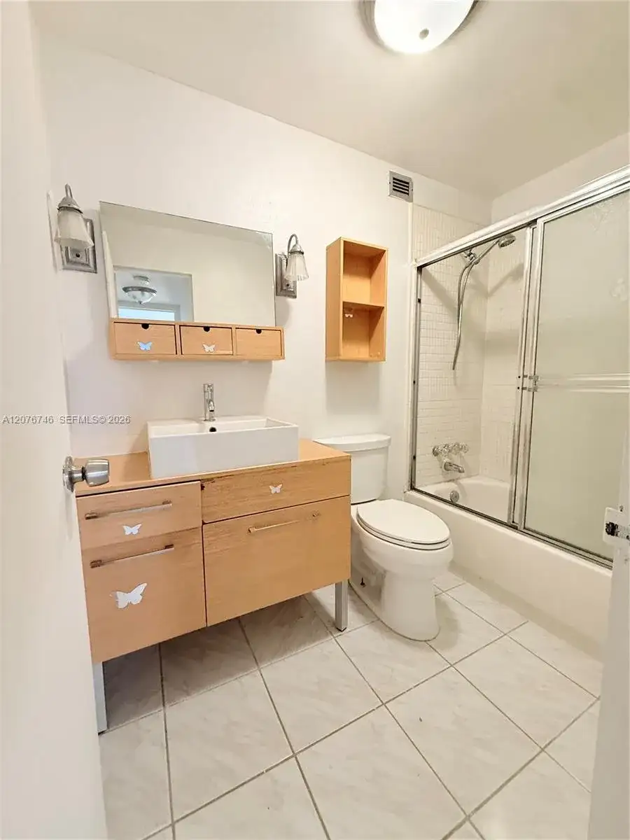 17560 Atlantic Blvd # 503, Sunny Isles Beach FL 33160 photo 5