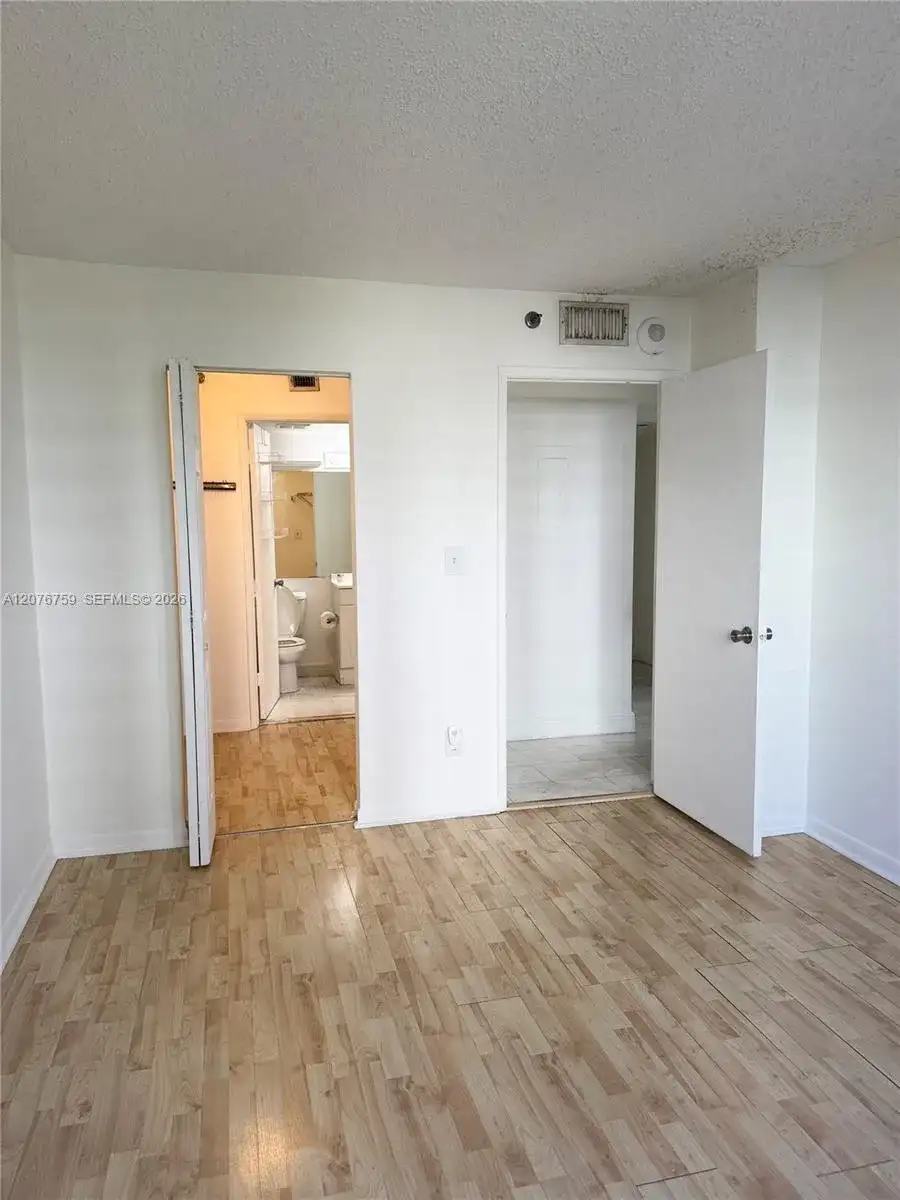 770 CLAUGHTON ISLAND DR # 601, Miami FL 33131 photo 5