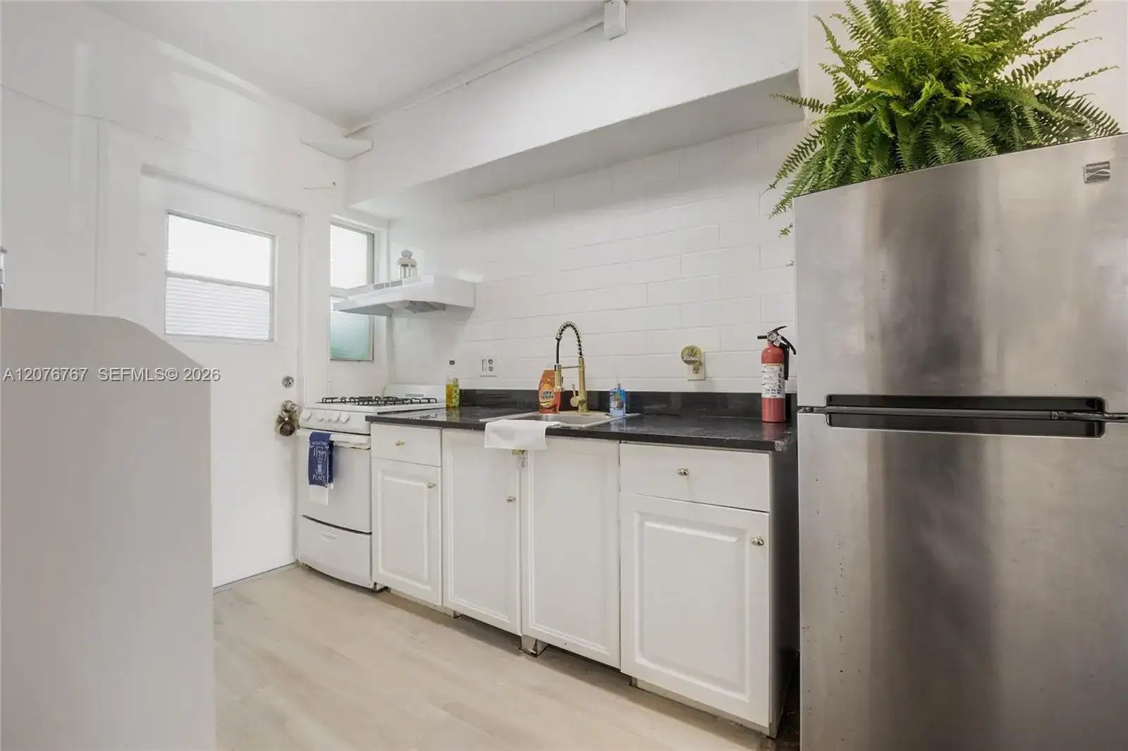 300 74th St # 6, Miami Beach FL 33141 photo 2