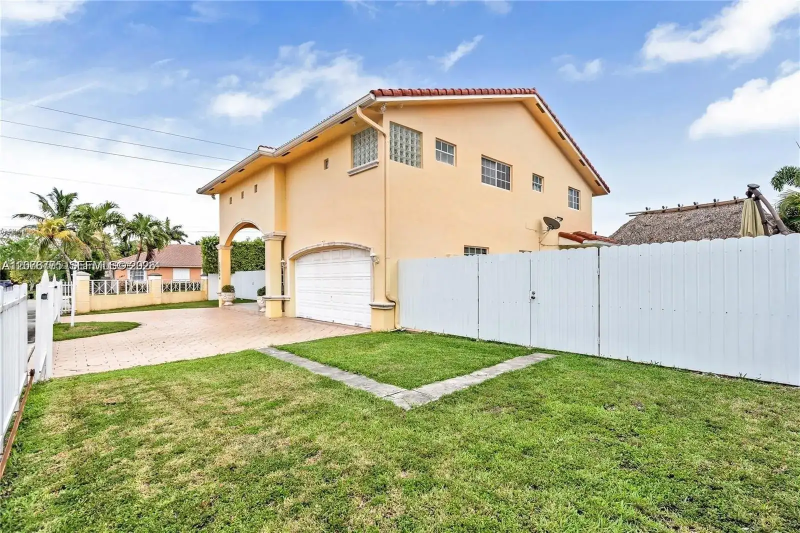 13904 SW 18th Ter, Miami FL 33175 photo 2