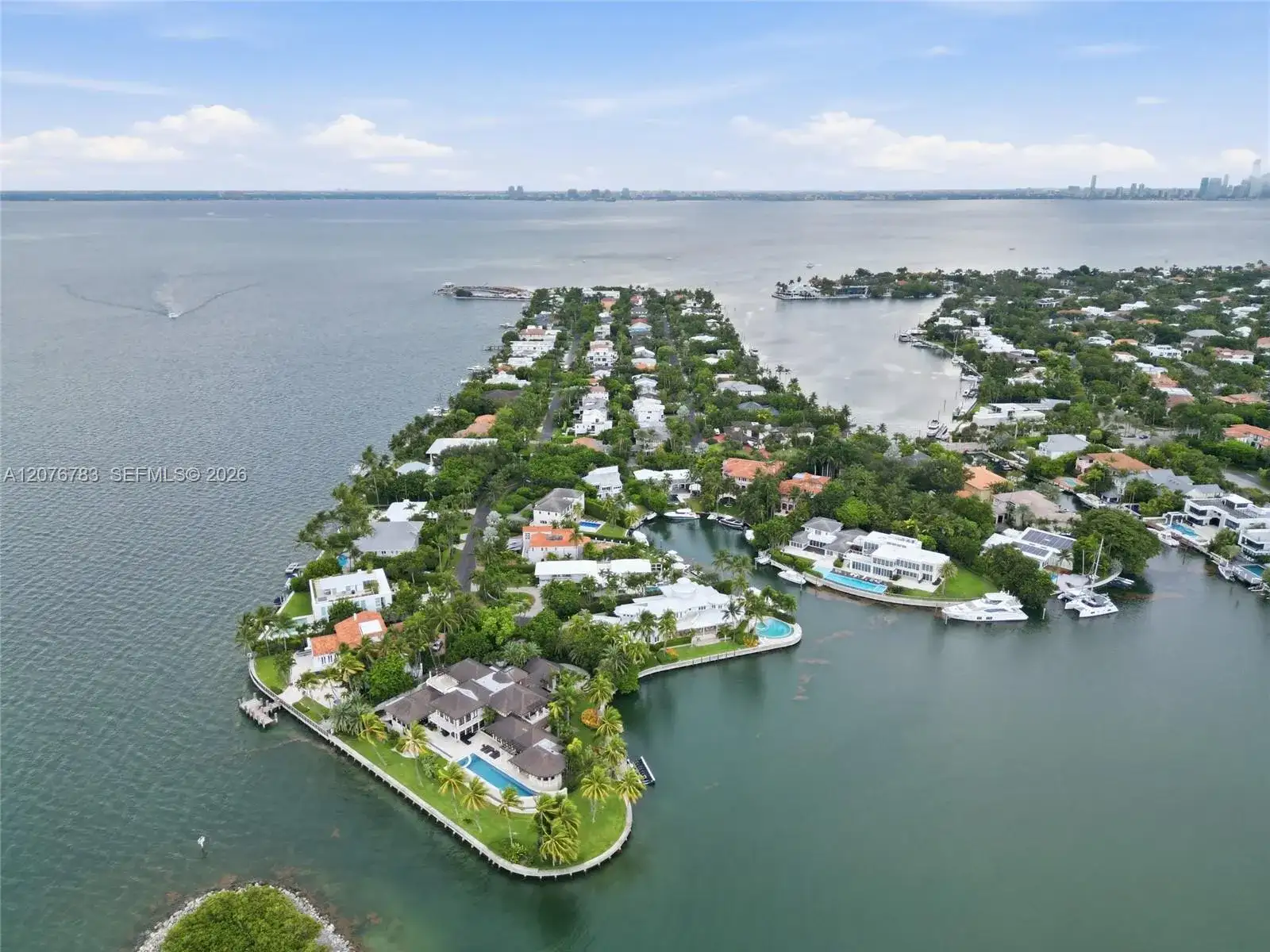 571 S Mashta Dr, Key Biscayne FL 33149 photo 2