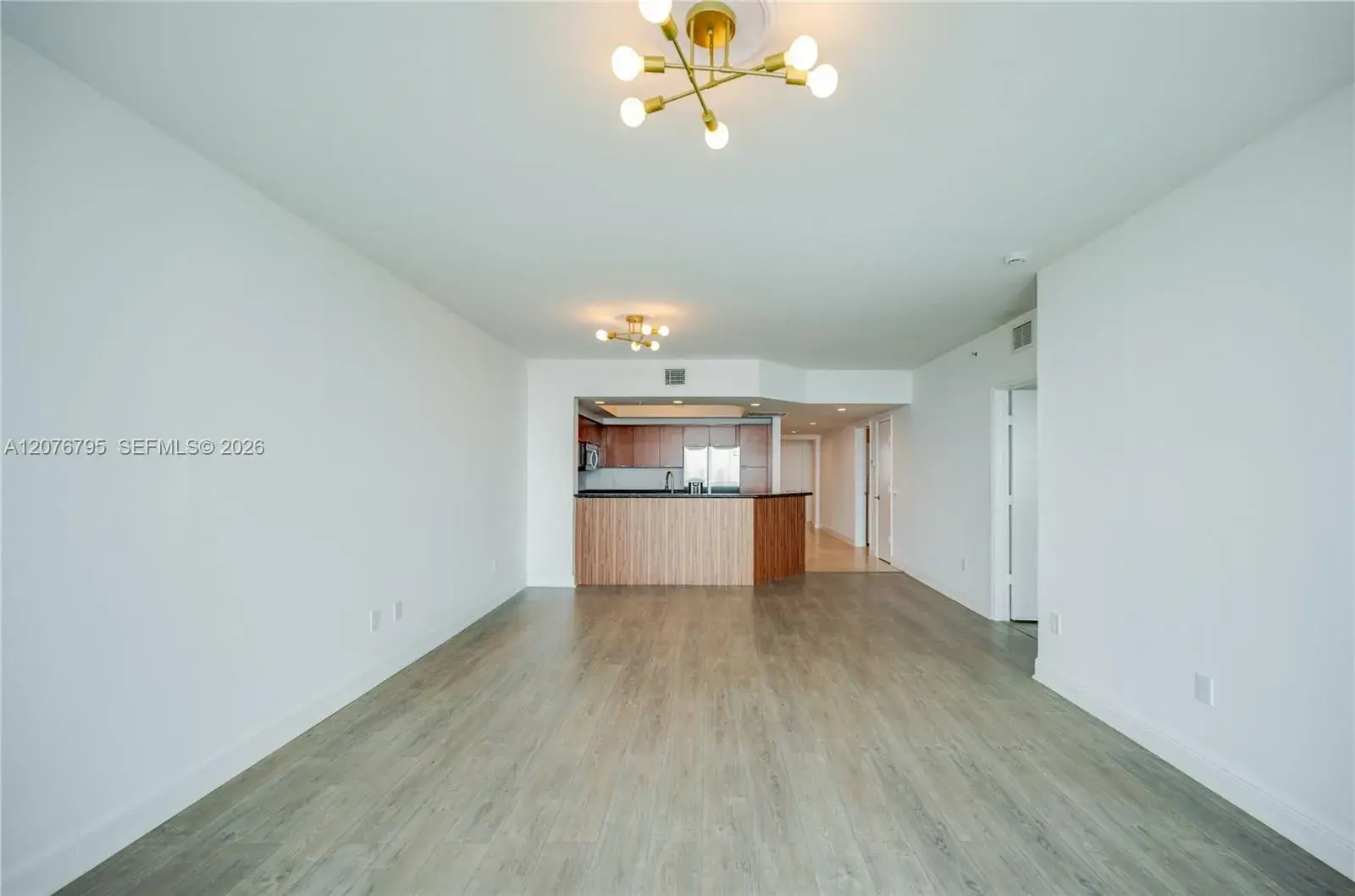 15051 Royal Oaks Ln # 2403, North Miami FL 33181
