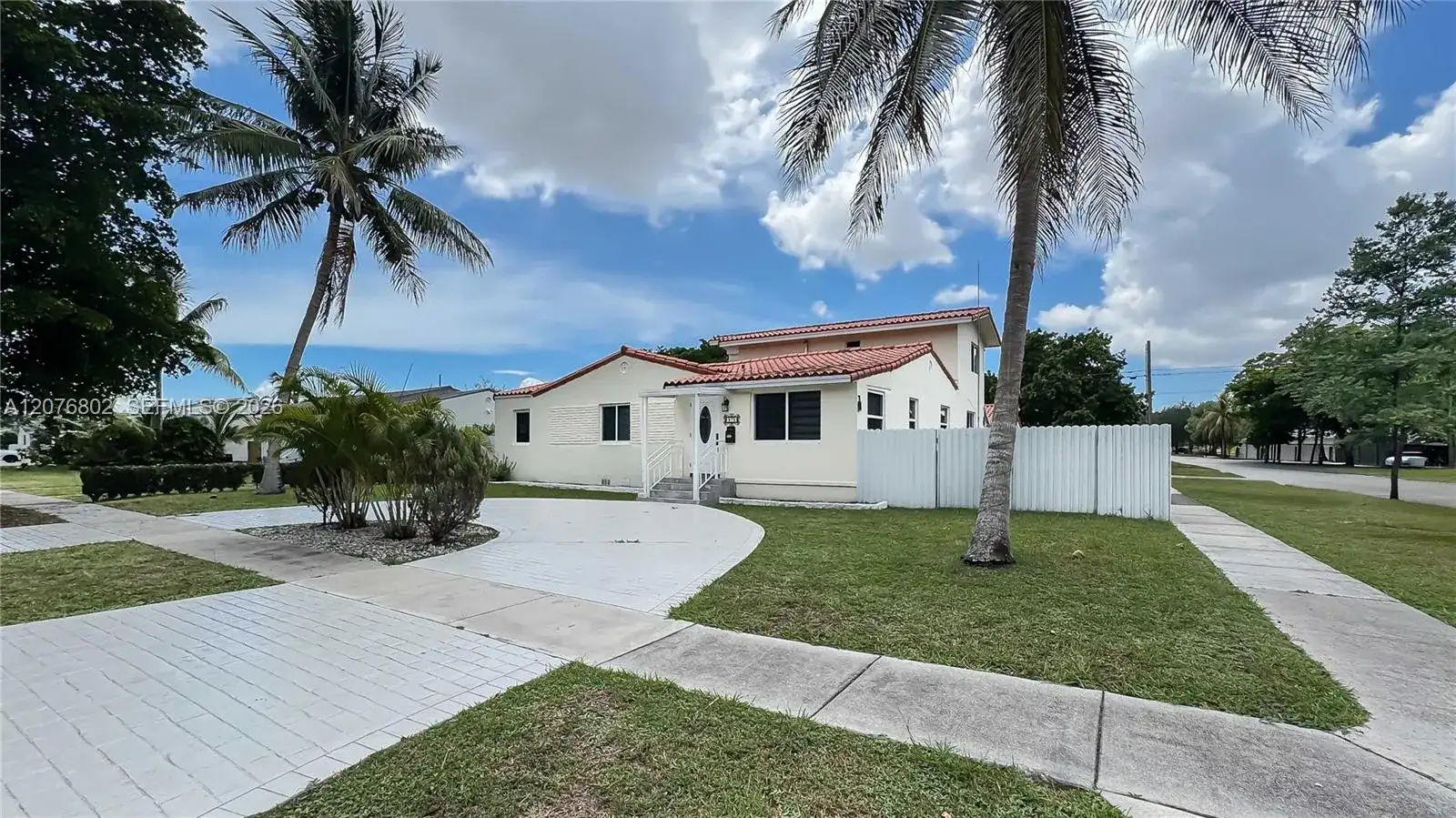970 Plover Ave, Miami Springs FL 33166 photo 2