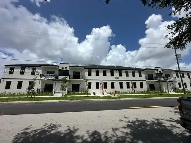17020 SW 104th Ave # 206, Miami FL 33157