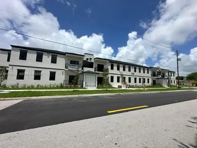 17020 SW 104th Ave # 206, Miami FL 33157 photo 2
