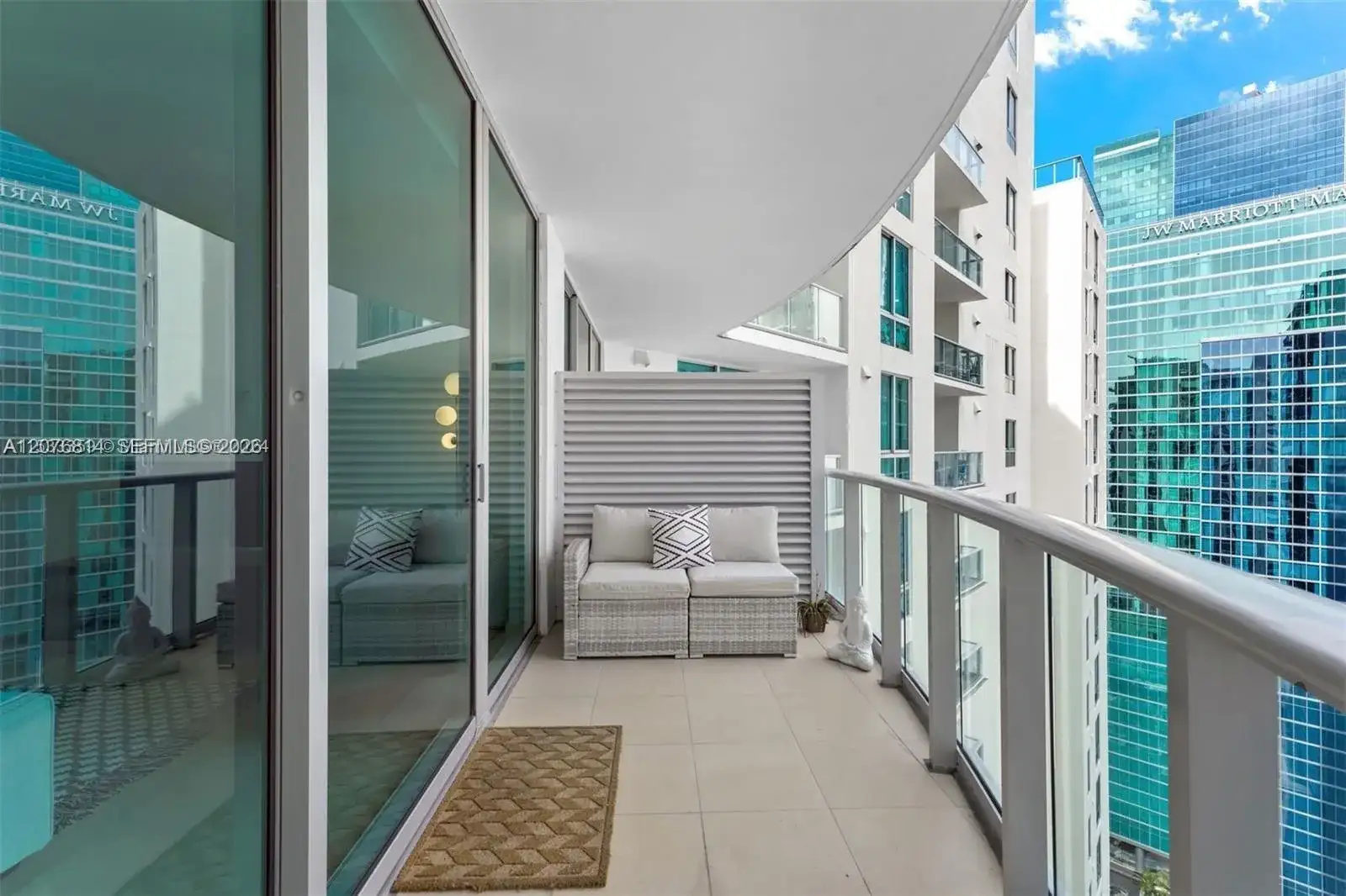 300 S Biscayne Blvd # 3407, Miami FL 33131 photo 2