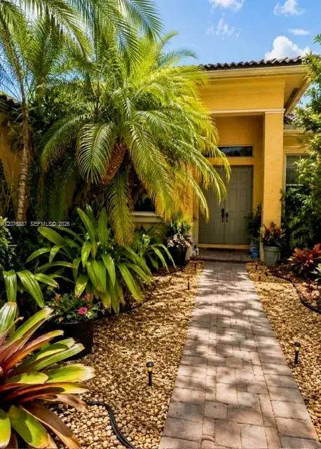 1213 Skylark Dr # 0, Weston FL 33327