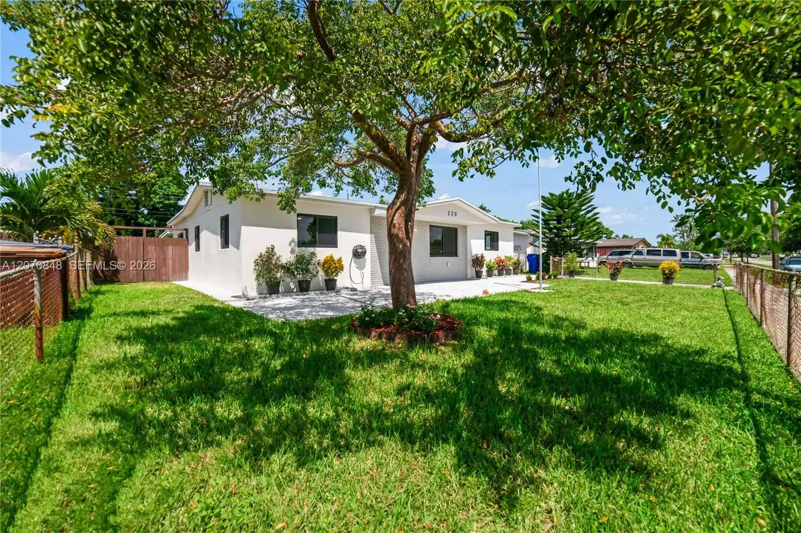 220 N 69th Ter, Hollywood FL 33024 photo 4