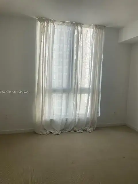 300 S Biscayne Blvd # 2303, Miami FL 33131 photo 3