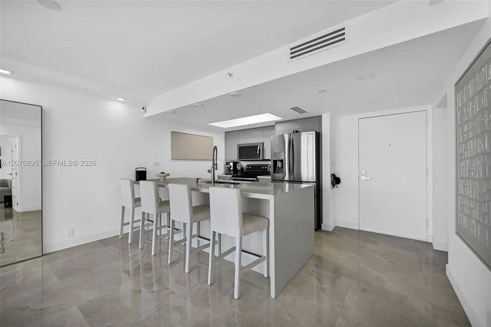 7601 E Treasure Dr # 1419, North Bay Village FL 33141 photo 5